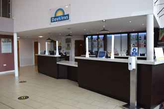 Lobi 4 Days Inn by Wyndham Wetherby