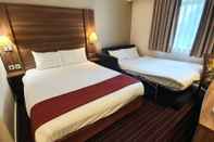 Bedroom Days Inn by Wyndham Wetherby