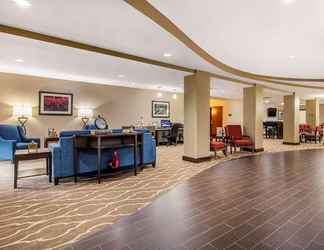 Lobby 2 Comfort Suites Manchester