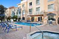 Hồ bơi Fairfield Inn & Suites by Marriott St. Augustine I-95