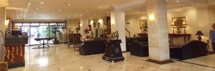 Lobby Diplomat Hotel