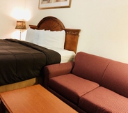 Bilik Tidur 6 Ozark Inn & Suites