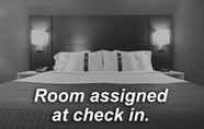 Bedroom 5 Holiday Inn Express Hotel & Suites Brockville, an IHG Hotel