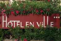 Exterior Hotel en Ville