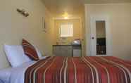 Kamar Tidur 5 Coronation Court Motel