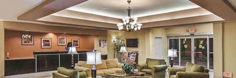 Lobby La Quinta Inn & Suites by Wyndham Port Arthur