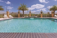 Hồ bơi La Quinta Inn & Suites by Wyndham Port Arthur