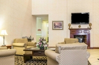 Lobby Comfort Suites South Point - Huntington