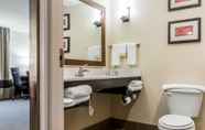 Phòng tắm bên trong 2 Comfort Suites Byron Warner Robins