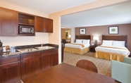 Kamar Tidur 3 Holiday Inn Express Hotel & Suites Van Wert, an IHG Hotel