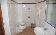 Toilet Kamar 7 Locanda Del Borgo