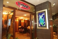 ภายนอกอาคาร Turvan Hotel