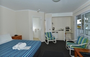 Bedroom 7 Acacia Lodge Motel