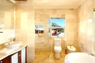 In-room Bathroom Beachside