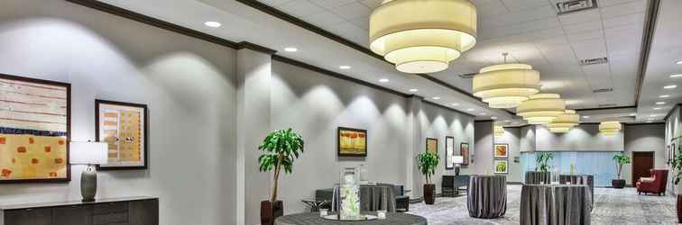 Lobby Embassy Suites Columbus-Airport
