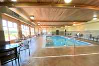 Swimming Pool Comfort Inn & Suites Mountain Iron and Virginia