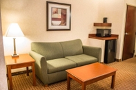 Common Space Comfort Inn & Suites Kent - University Area