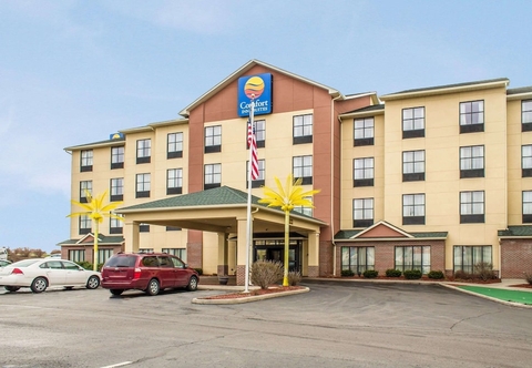 Exterior Comfort Inn & Suites Kent - University Area