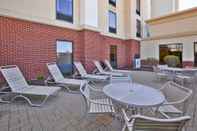 Swimming Pool Hampton Inn & Suites Plattsburgh