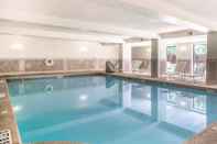 Swimming Pool Comfort Suites Atlanta Airport