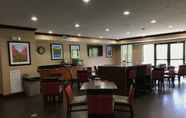 Restaurant 6 Comfort Suites Forrest City