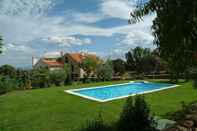 Swimming Pool Hotel El Turcal