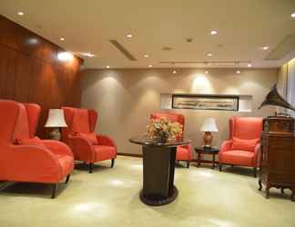 Lobi 2 Shanghai Airlines Travel Hotel