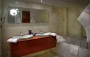 In-room Bathroom 6 San Ramon Del Somontano