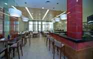 Restaurant 6 Ramada by Wyndham Madrid Getafe