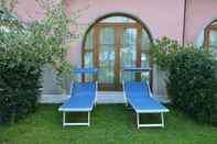 Swimming Pool Hotel Villa Maria Au Lac