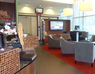 Lobby 2 Courtyard by Marriott Paris Saint Denis