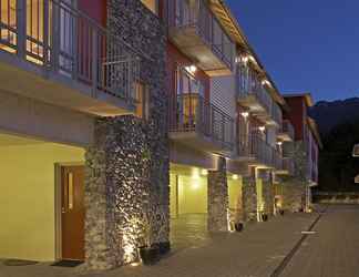 Luar Bangunan 2 Distinction Fox Glacier Te Weheka Boutique Hotel