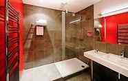 In-room Bathroom 3 Mercure Vittel