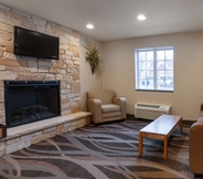 Common Space 6 Cobblestone Inn & Suites - Durand