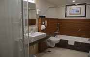 In-room Bathroom 4 Fortune Inn Sree Kanya, Visakhapatnam - Member ITC Hotel Group