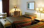 Kamar Tidur 2 Edgewater Inn and Suites