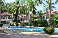 Swimming Pool Green Coconut Resort