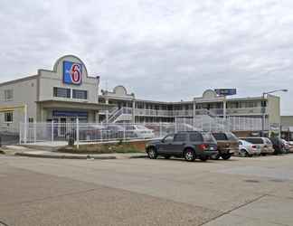 Exterior 2 Motel 6 Washington, DC - Convention Center