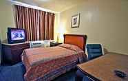 Bedroom 5 Motel 6 Washington, DC - Convention Center