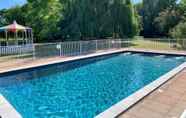 Swimming Pool 6 Greet Hotel Beaune