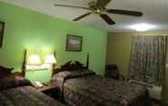 Bedroom 3 First Western Inn Caseyville