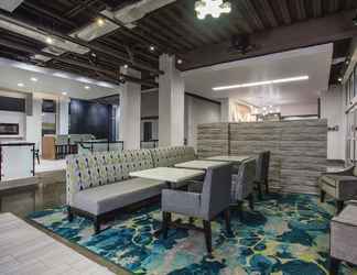 Sảnh chờ 2 La Quinta Inn & Suites by Wyndham Winchester