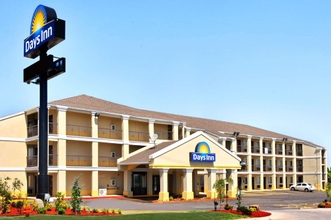 Exterior 4 Days Inn by Wyndham Oklahoma City/Moore