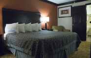 Bedroom 2 Days Inn by Wyndham Oklahoma City/Moore