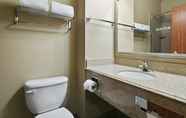 Toilet Kamar 7 Best Western Plus Port of Camas - Washougal Convention Center