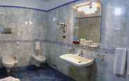 In-room Bathroom 6 Suite Hotel Nettuno