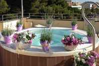 Kolam Renang Suite Hotel Nettuno