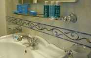 In-room Bathroom 7 Suite Hotel Nettuno