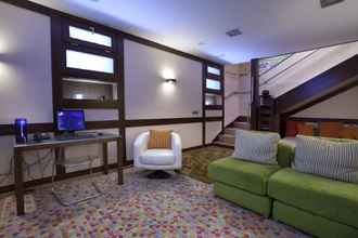 Lobby 4 Suites Gran Via 44 Apartahotel