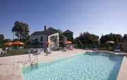 Swimming Pool 2 Golf Hotel Colvert